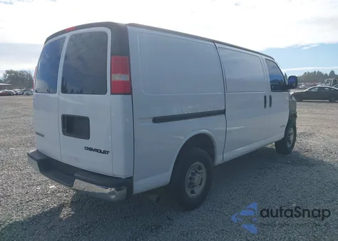 2006 Chevrolet Express Work Van z USA, uszkodzony, nr VIN 1GCGG25V861250518